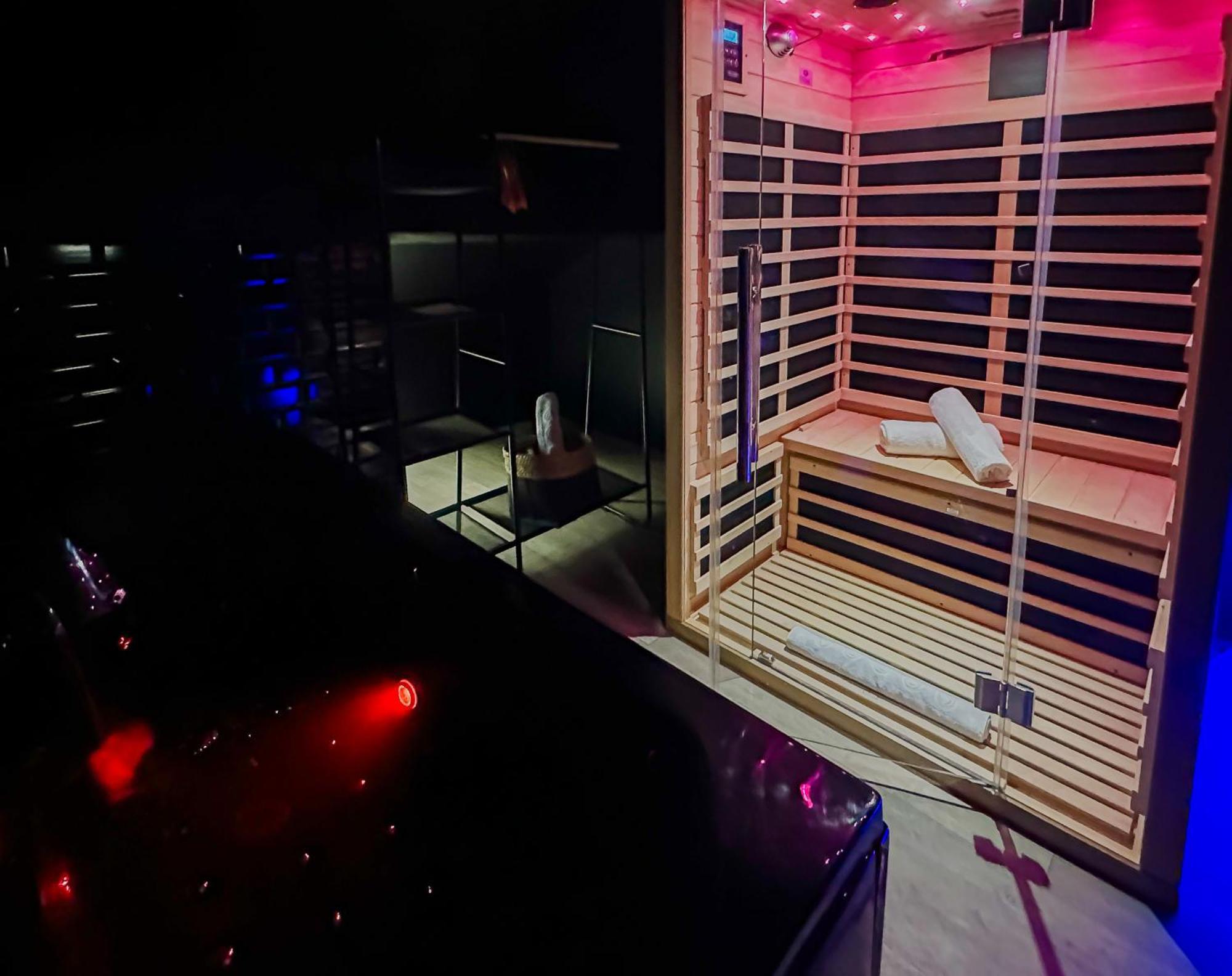 Night Desires Vieille Ville Annecy Charmant อานซี ภายนอก รูปภาพ